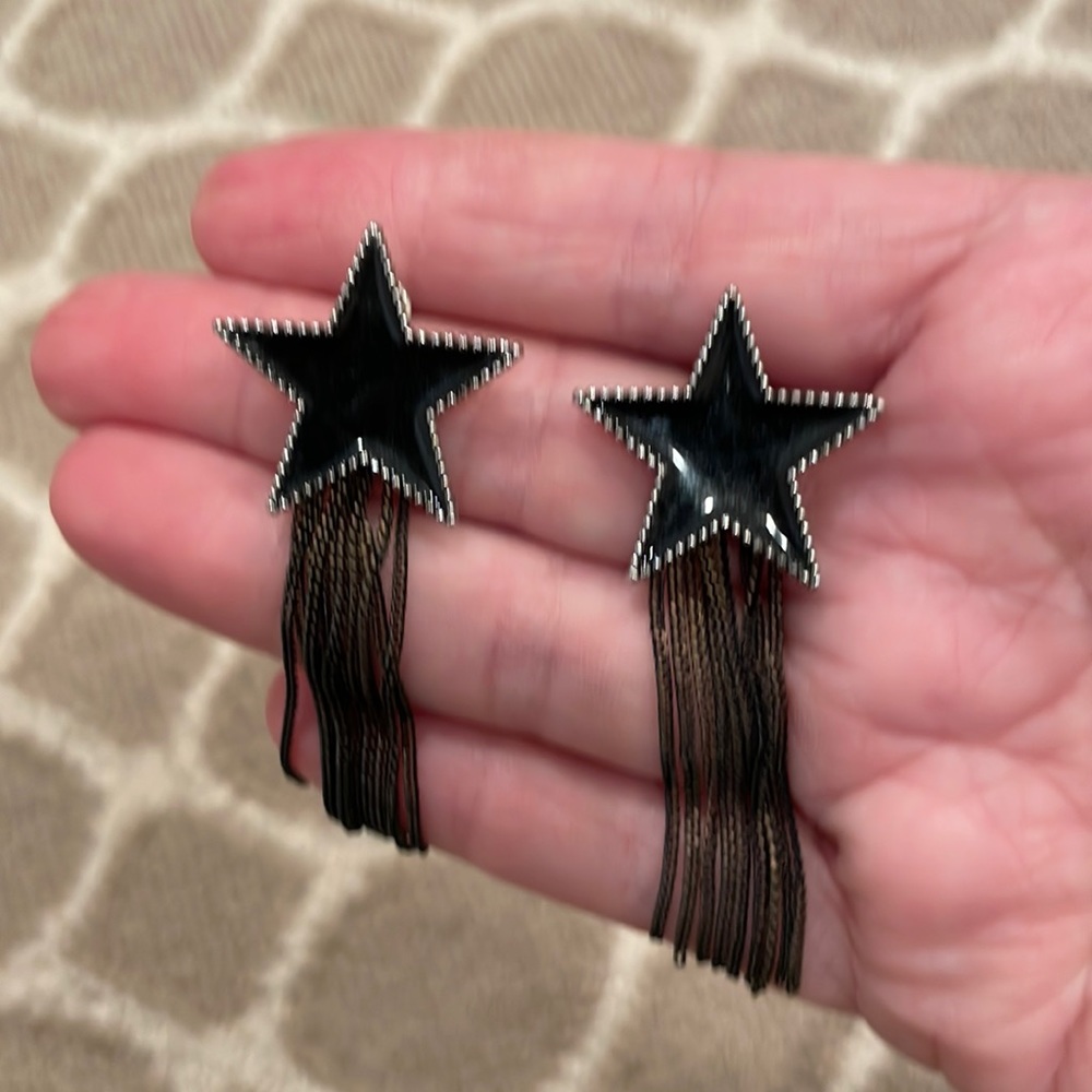 Star earring with tassels